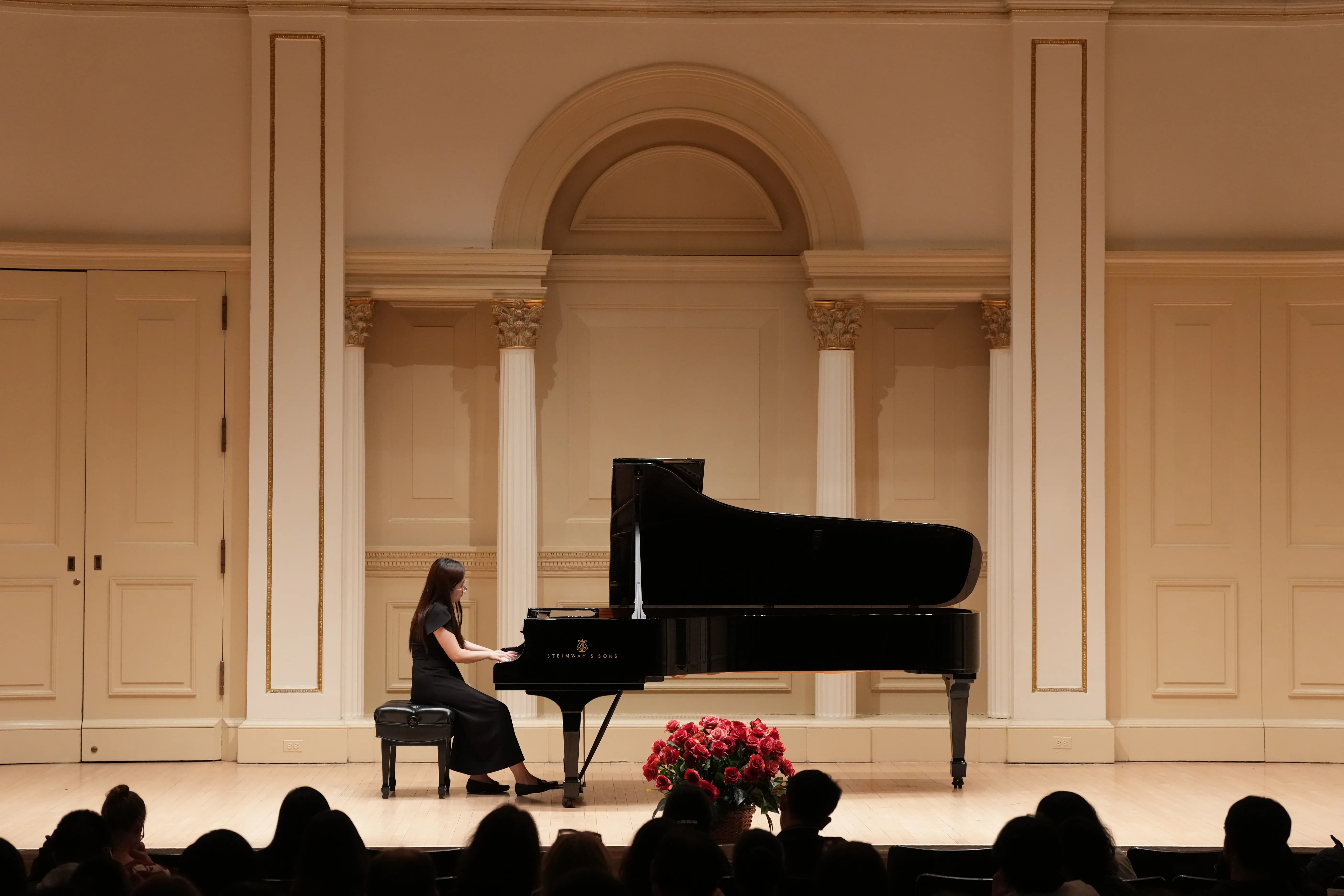 Yingqi Wang performing in solo recital